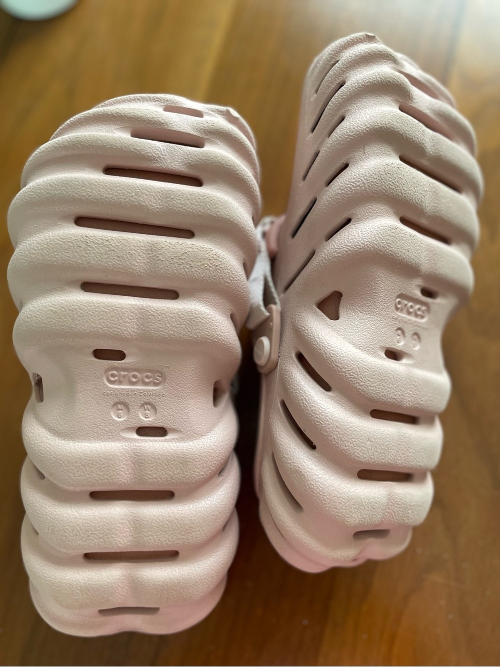 CROCS Women  size 8 Echo in Pale Pink - Picture 4 of 4